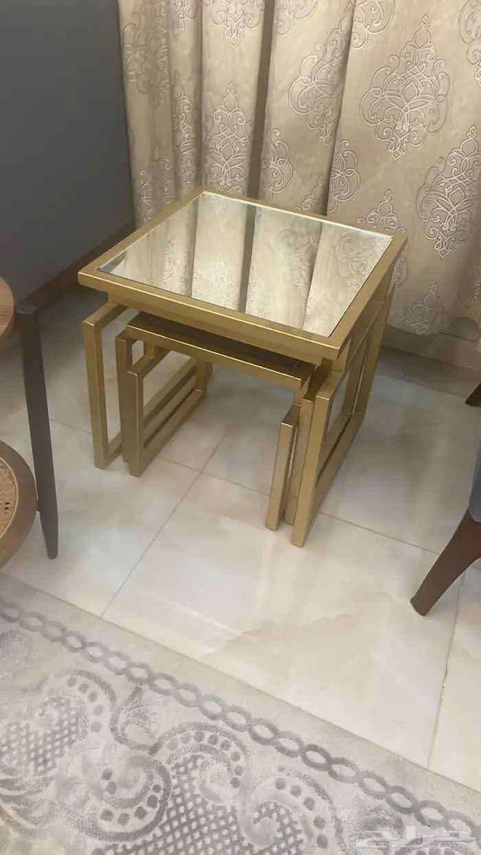 طاولات حديد 1