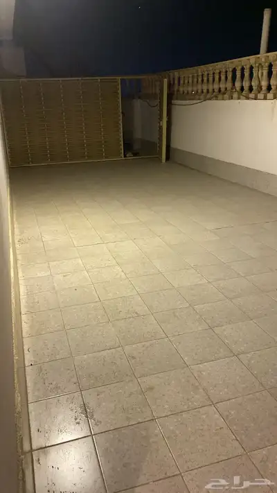 شقة للايجار مع سطح 4 غرف 8