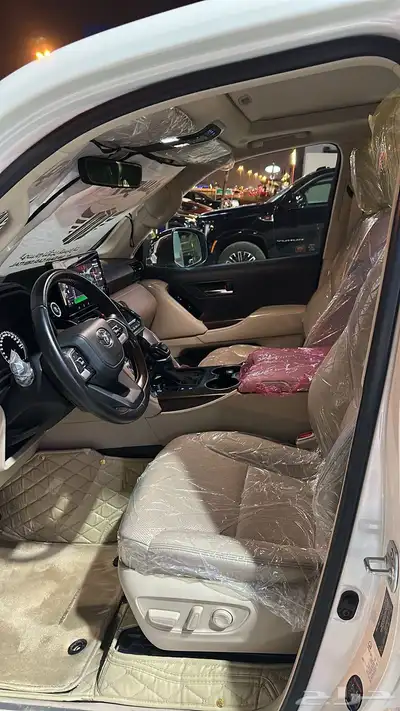 لاندكروزر للايجار 10