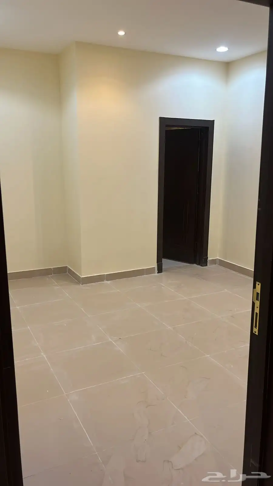 للإيجار 3 شقق تصلح شركات 6