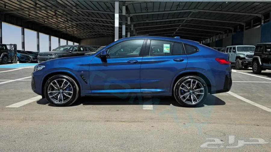 2025 BMW X4 XDRIVE 30i M 2.0T AWD GCC 37
