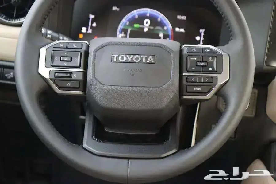 برادو TXL3 ابيض بنزين 2024 14