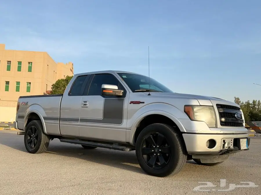 فورد F150 فئة FX4 مكينة رابتر 8
