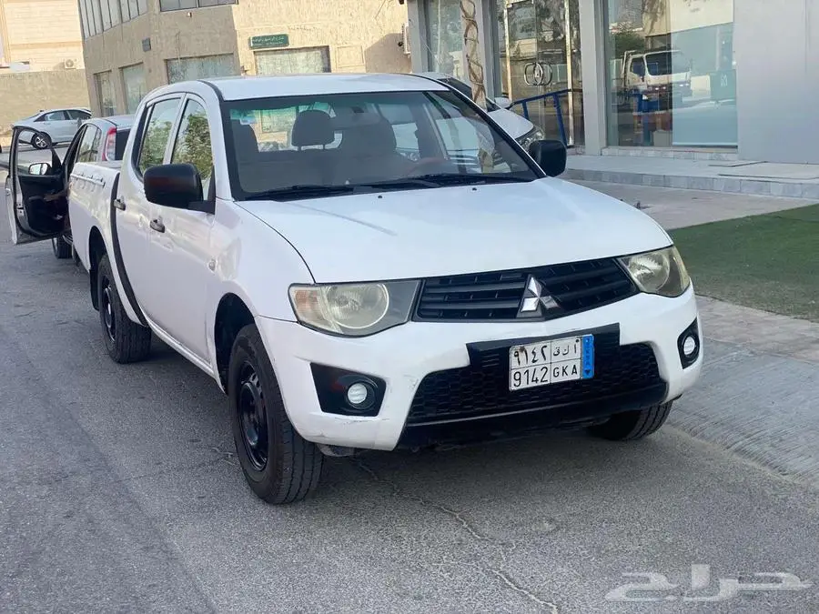 متسوبيشي 2011 بكب غمارتين L200 القير عادي بنزين للبيع 1