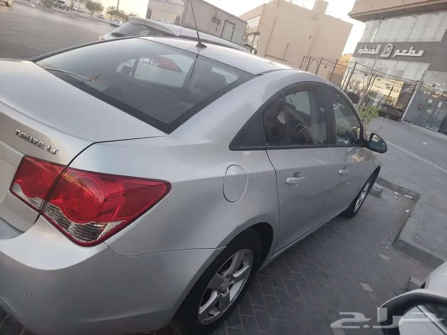 للبيع  شيفروليه كروز 2012 بحالة ممتازة 9