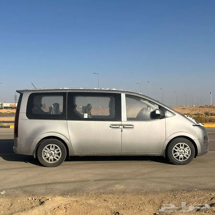 هيونداي ستاريا 2025 3