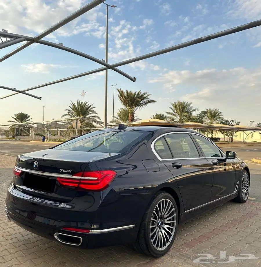 بي ام دبليو 2016 Li750 V8 4