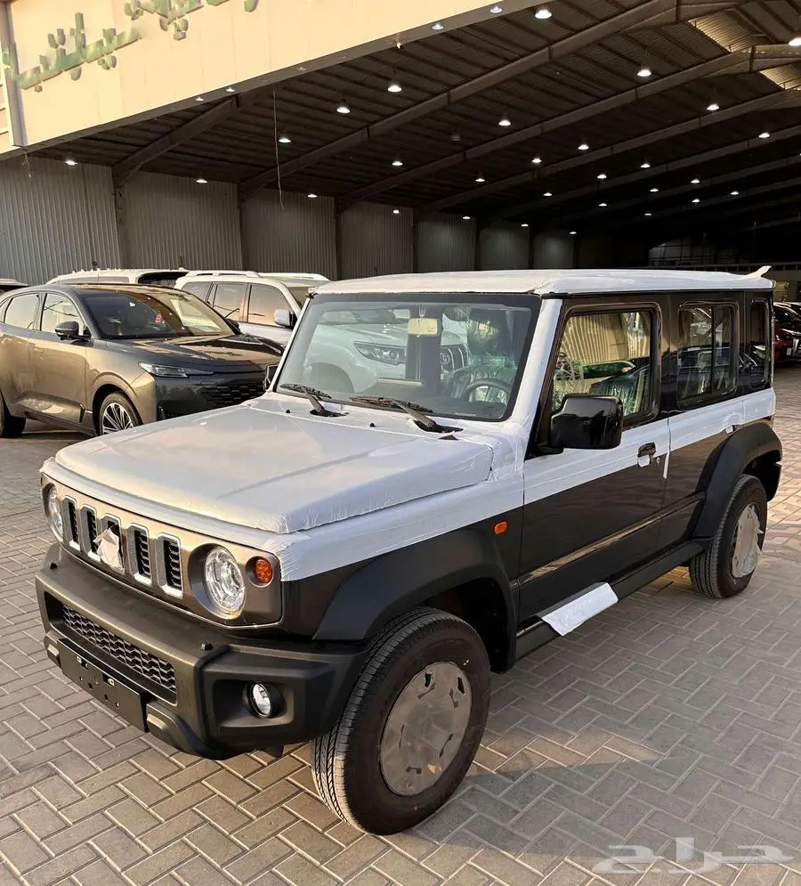سوزوكي جمني 2025 2