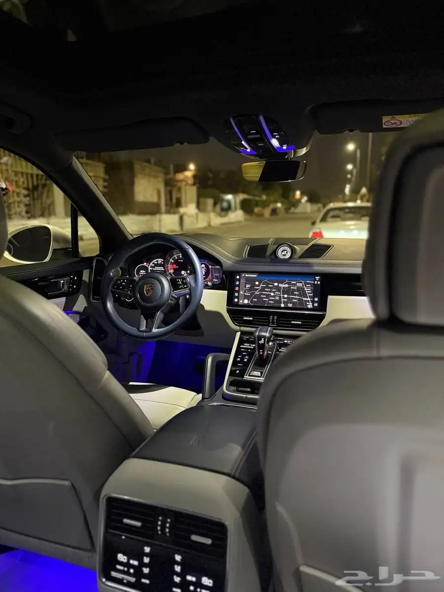 Cayenne Platinum Edition 2023 27