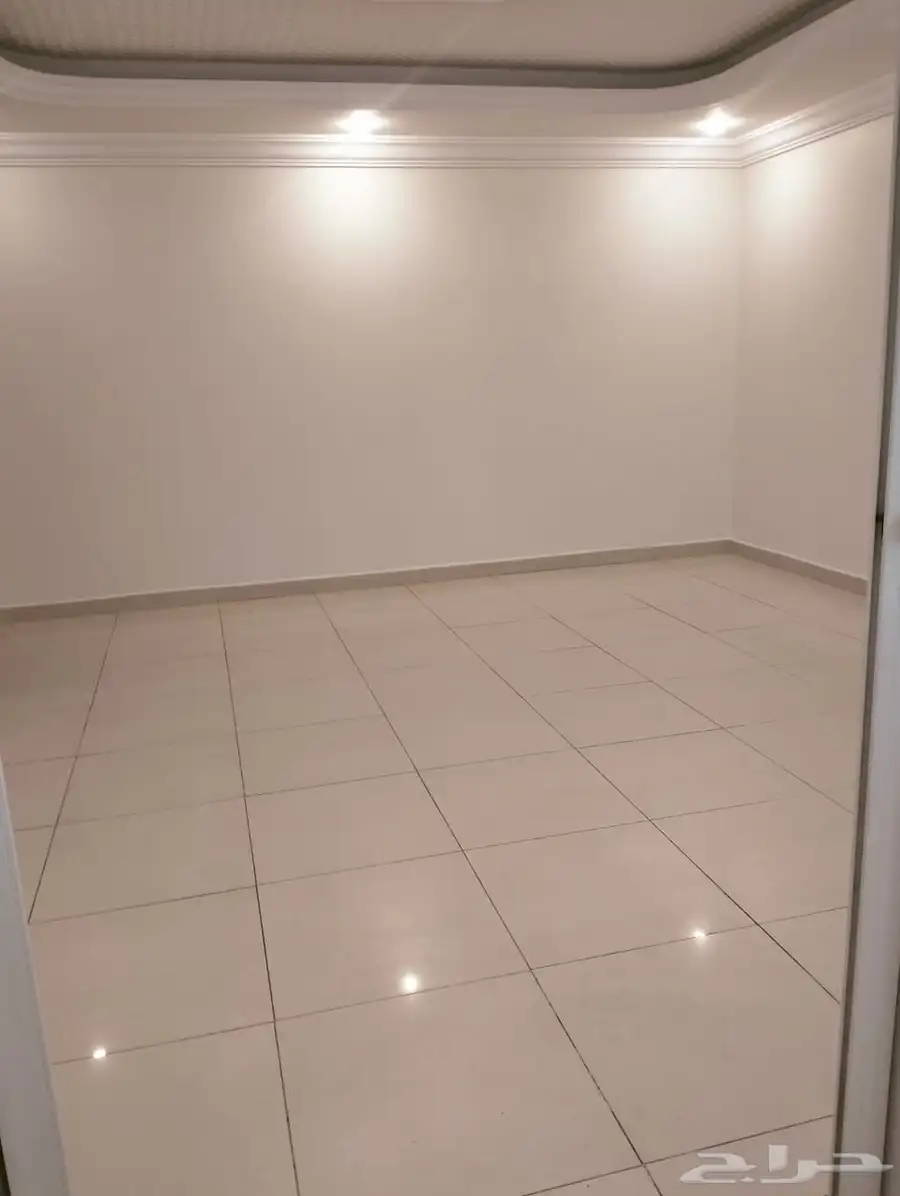 خمس غرف نظيفه للايجار حي الوزيريه 5