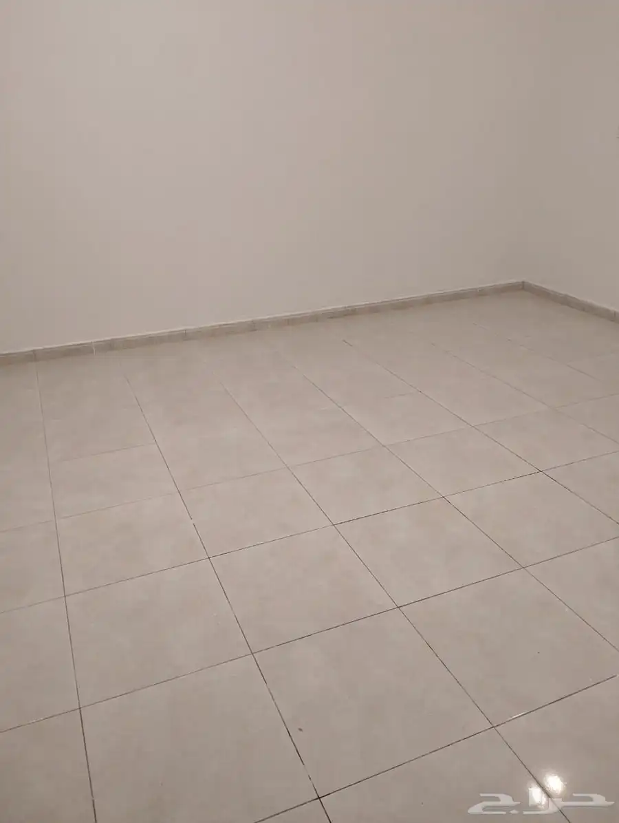 خمس غرف نظيفه للايجار حي الوزيريه 3