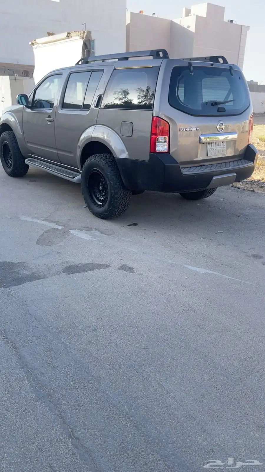 نيسان 5