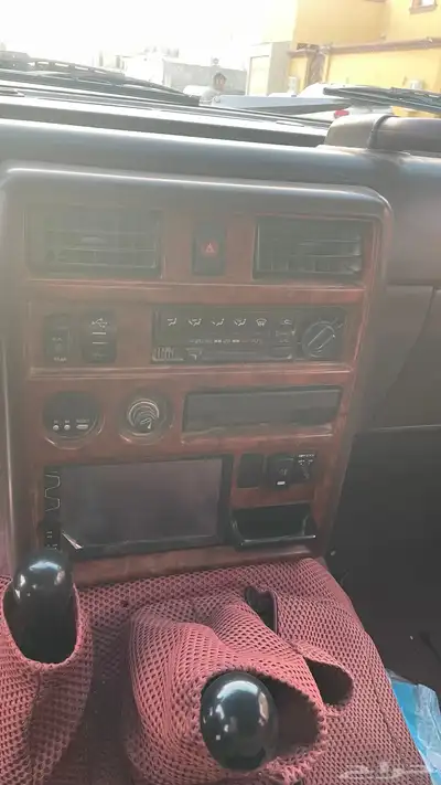 نيسان سفاري للبيع موديل 97 4