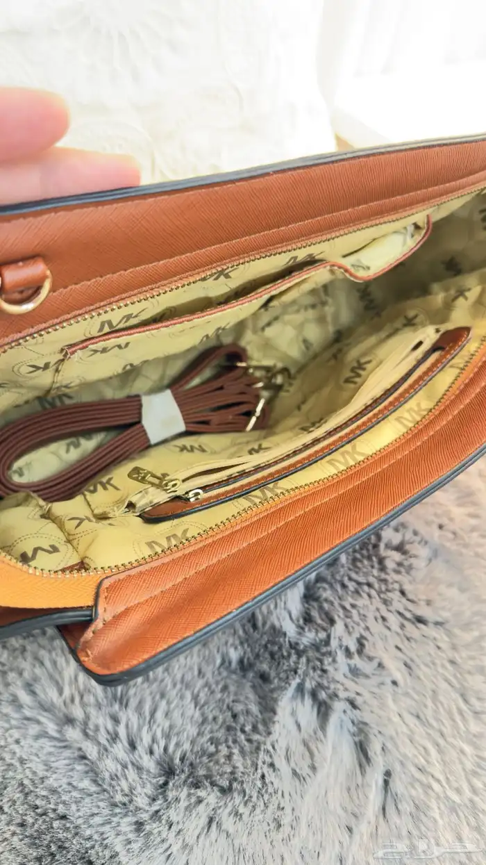 للبيع شنطة Michael Kors - مستعملة بحالة ممتازة جد ا 3
