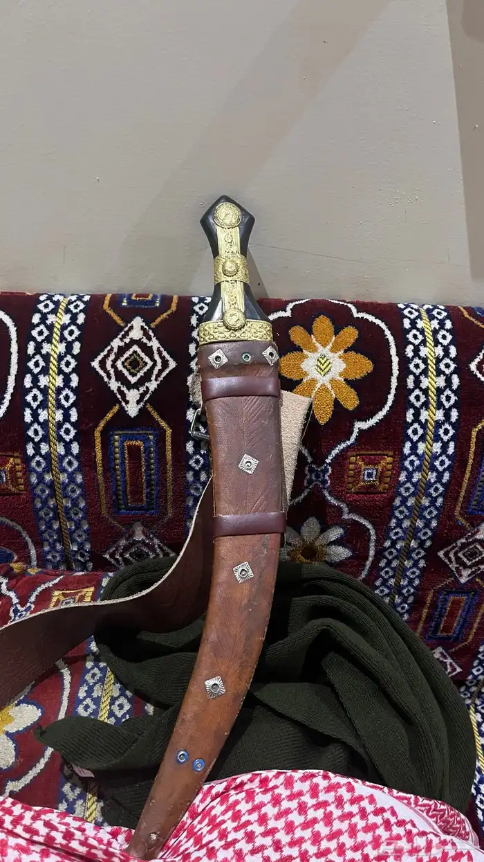 جنابي كفو الي له شف يتواصل على الرقم ذا 2