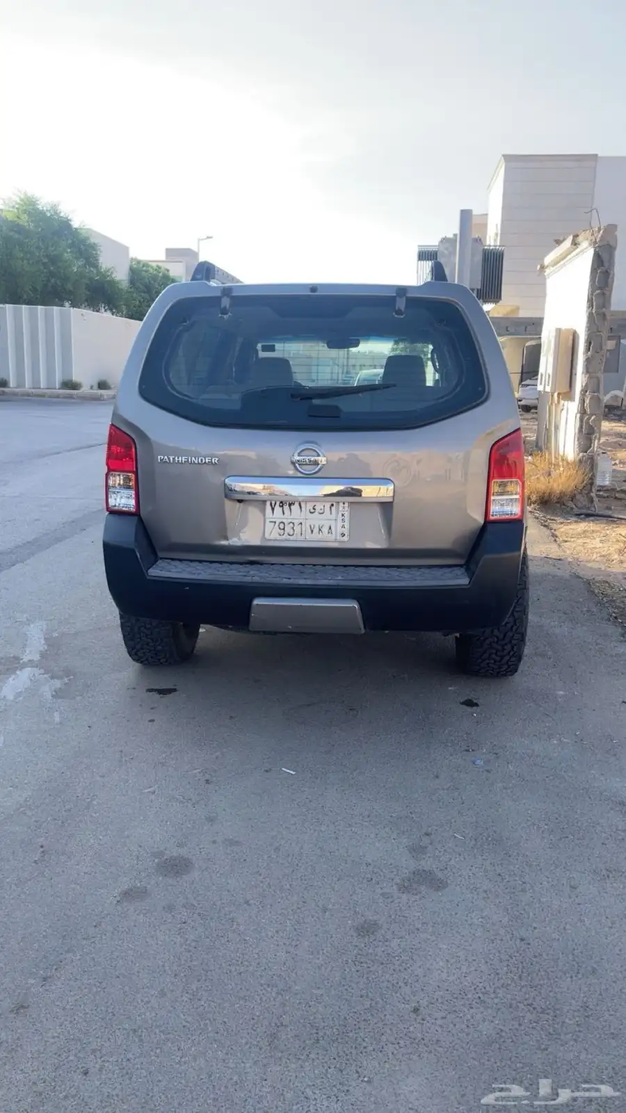 نيسان 4