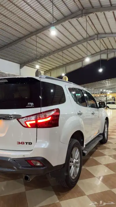 ايسوزو MUX 2020 5