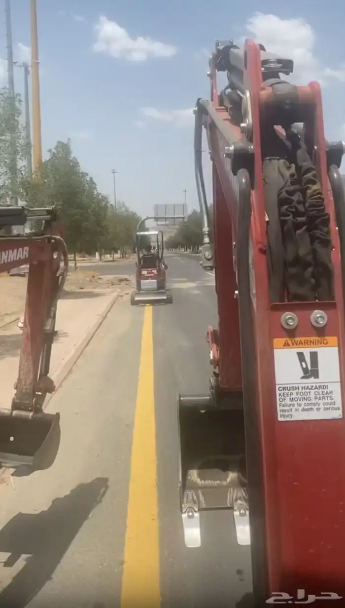 بوكلين ميني صغير للايجار اليومي والشهري 2