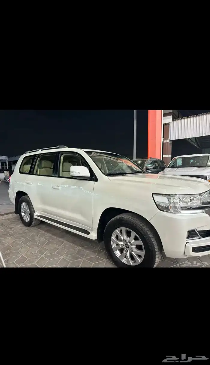 النوع   تويوتا لاندكروزر GXR3 7