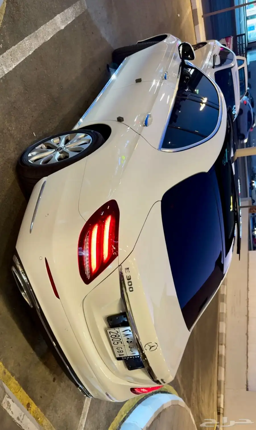 مرسيدس E300 فل كامل بانوراما عداد 106 بحالة الوكالة 5