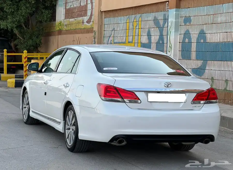 تويوتا افالون 2011 17