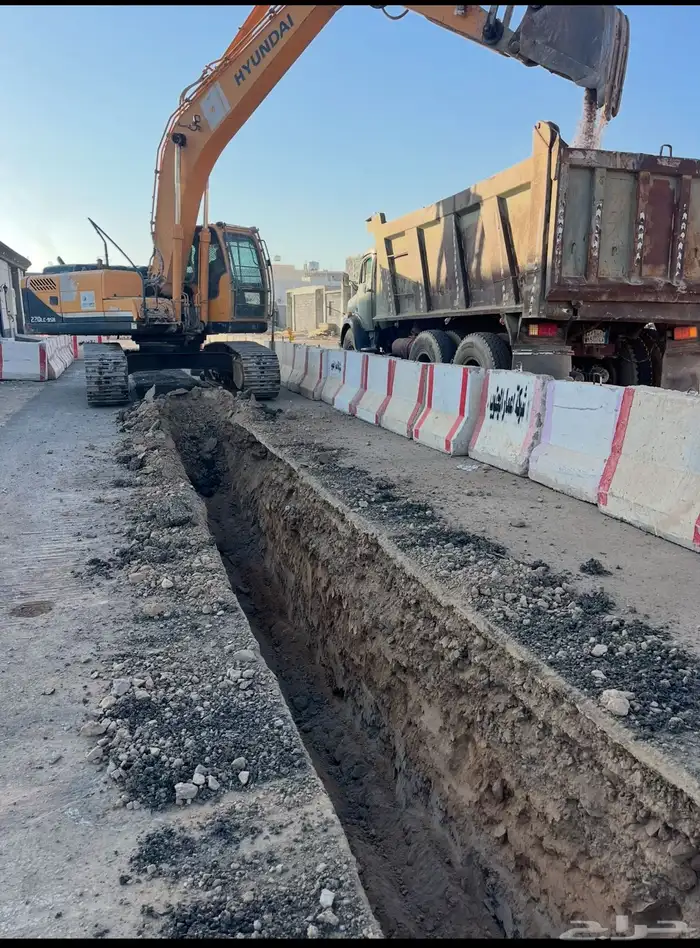 بكلين وقلابات وشيول للإيجار 2