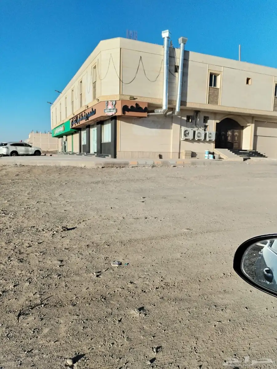 مستودع للإيجار بالعاقول على الشارع العام الرئيسي 1