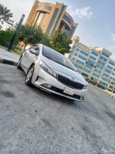 كيا للبيع الموديل 2018 وعلى السوم 4