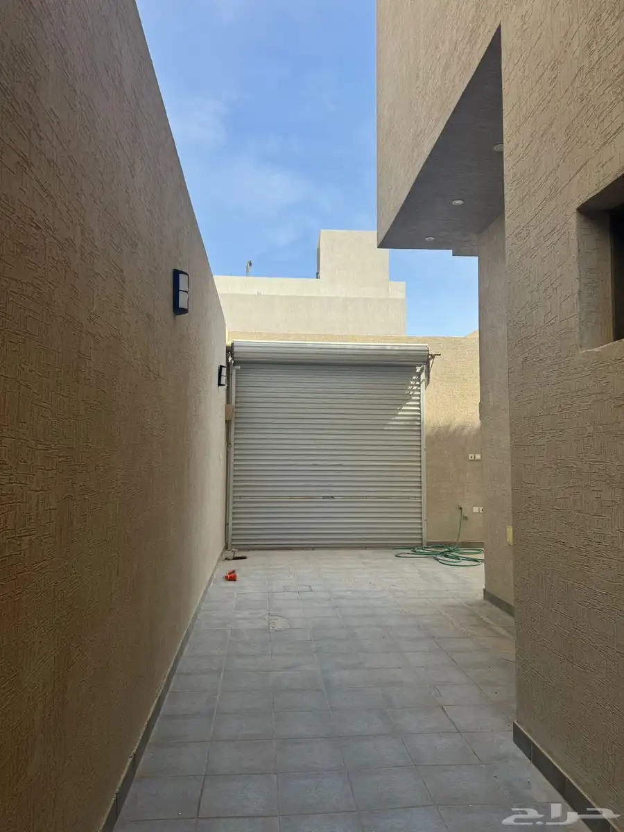 للايجار فيلا بحي النرجس 2