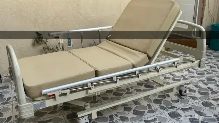 سرير طبي كهربائي 3