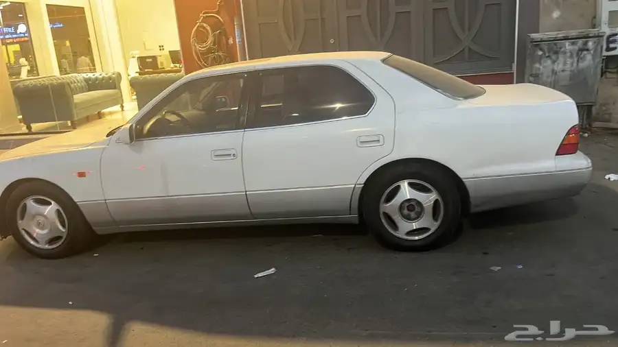 لكزس LS400 8