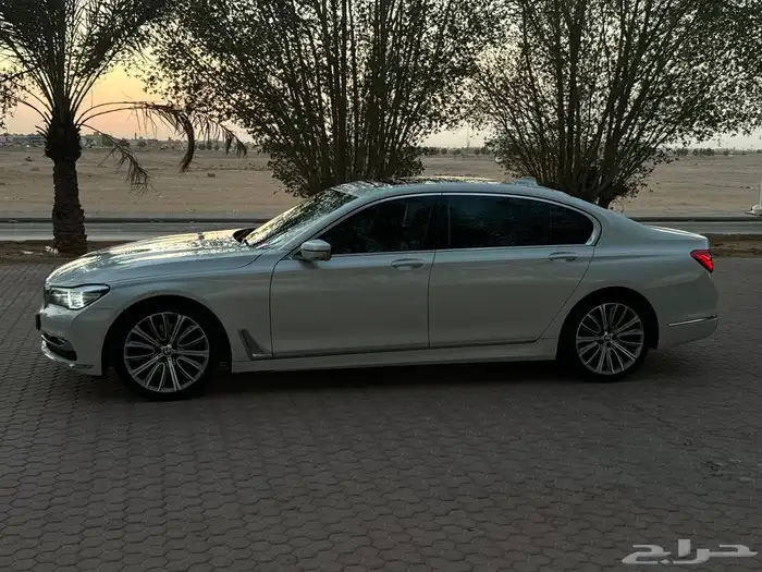 للبيع بي ام دبليو فئة 740 Li فل كامل 5