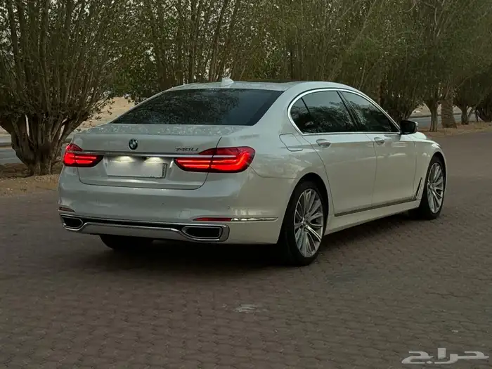 للبيع بي ام دبليو فئة 740 Li فل كامل 3