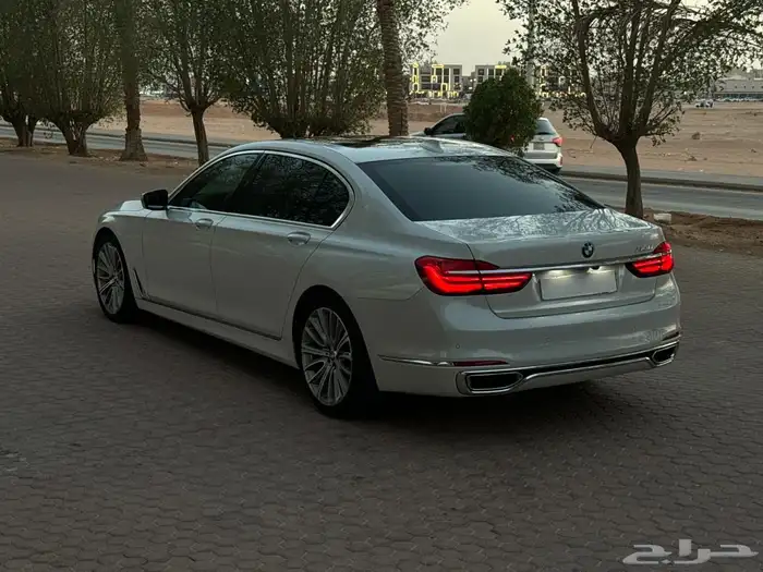 للبيع بي ام دبليو فئة 740 Li فل كامل 2