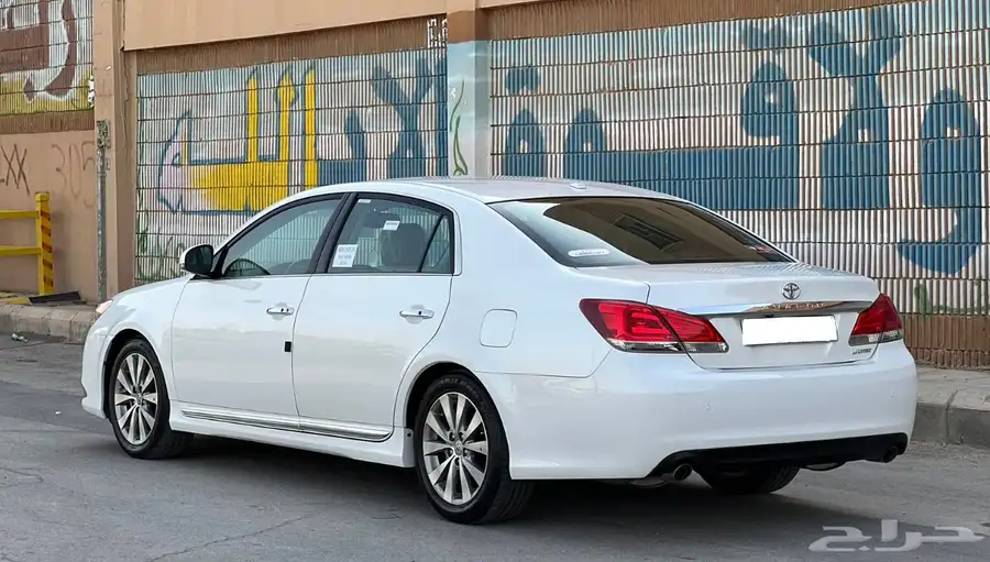 تويوتا افالون 2011 4