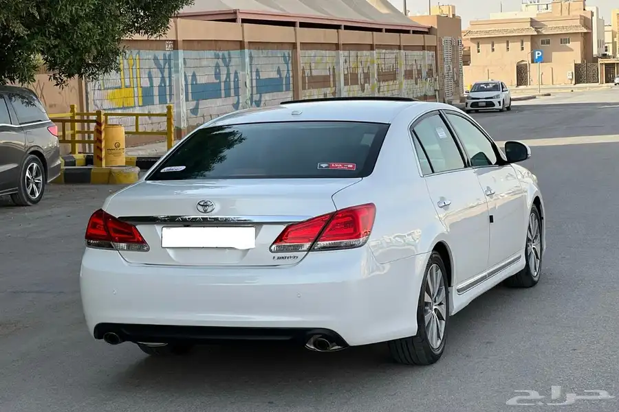 تويوتا افالون 2011 5