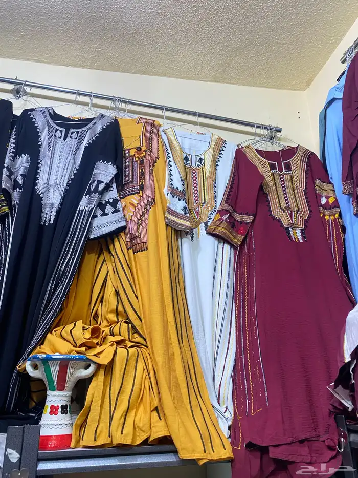 ازياء نسائية تراثية وحديثة 17