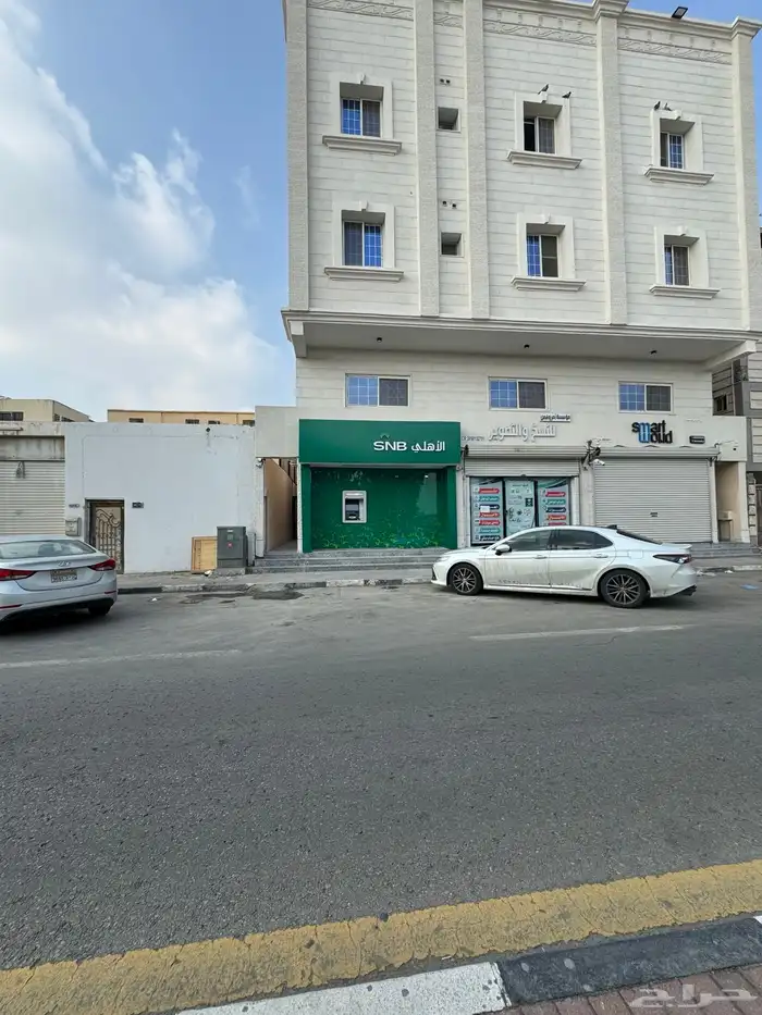 للايجار محل تجاري بموقع ممتاز وحيوي 0