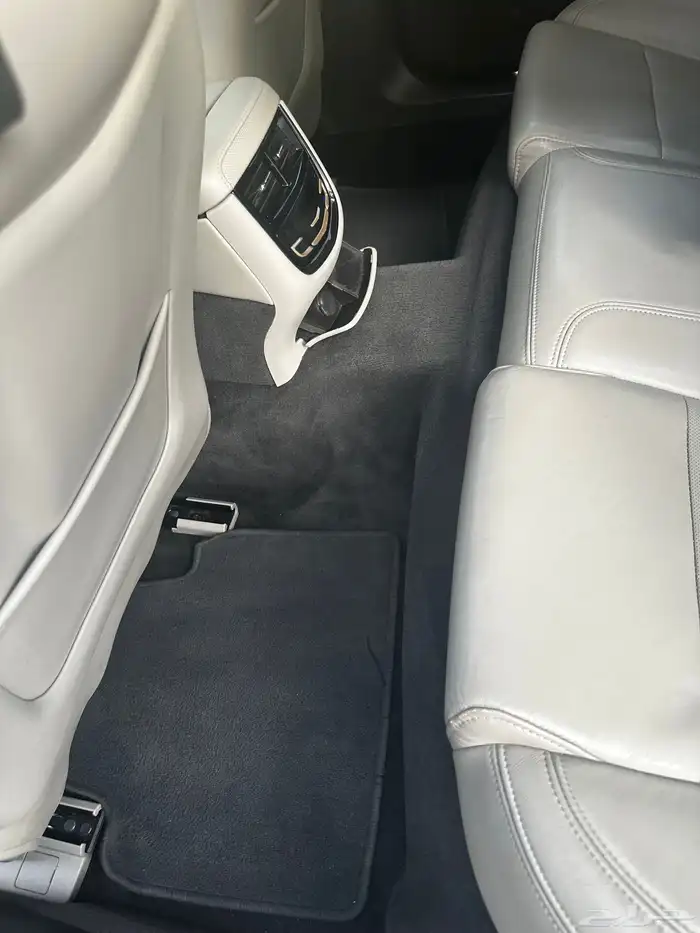 كاديلاك CTS 2105 فل كامل 10
