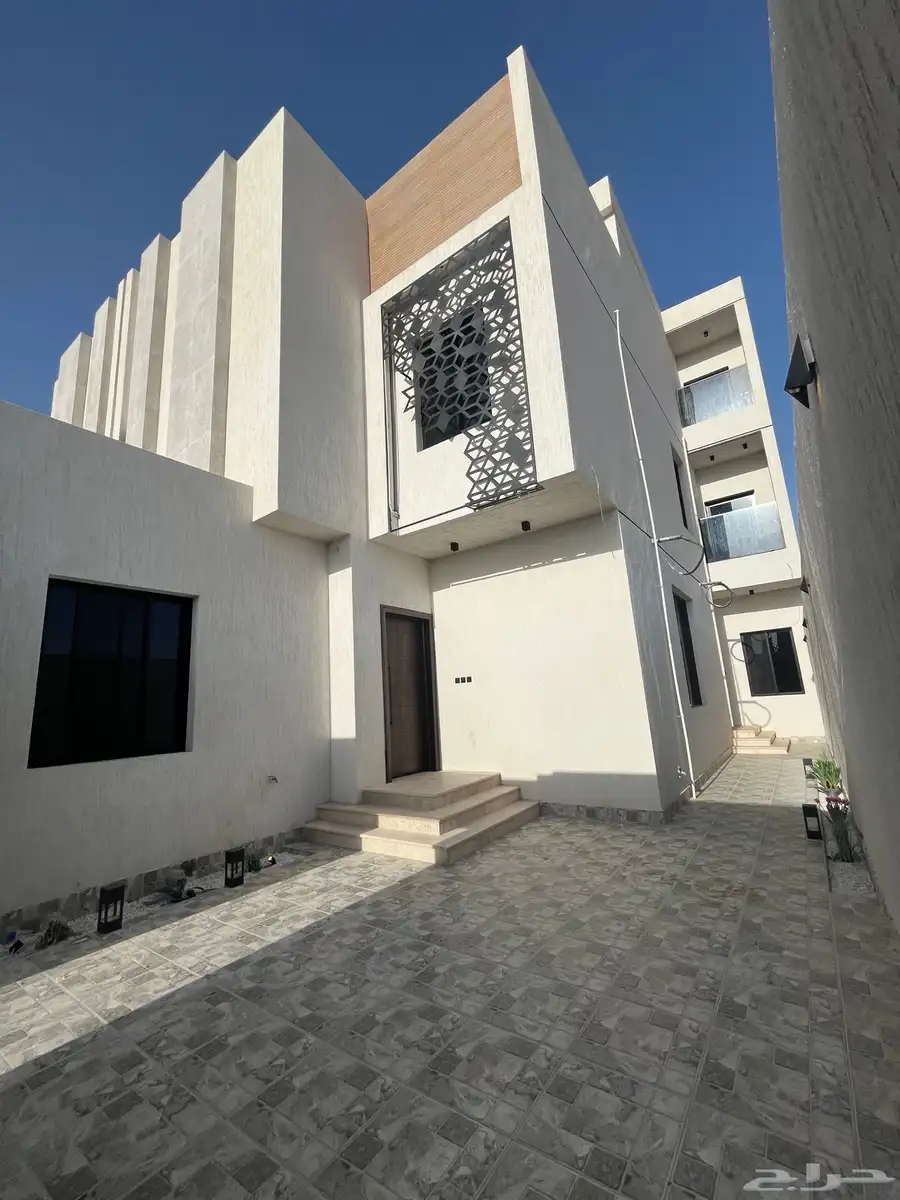 فيلا فاخرة للبيع بمخطط العطير - البدراني 12