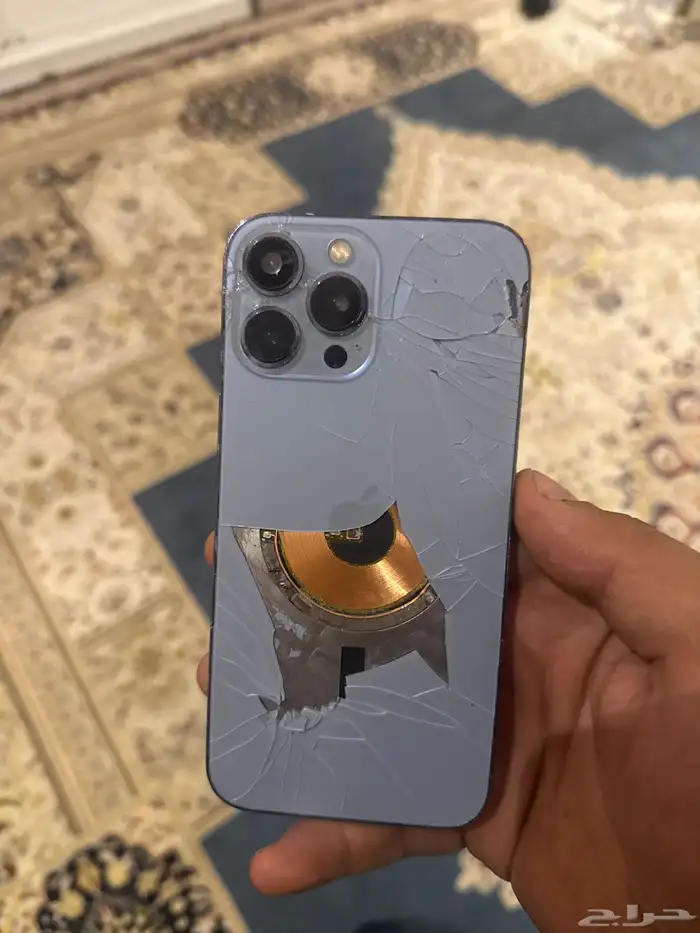 الجوال نضيف بس كسر خلفي والبطاريه منفخه 0