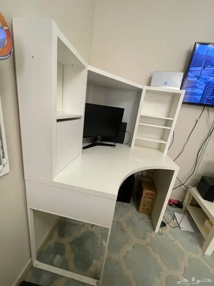 مكتب زاويه من ايكيا 2