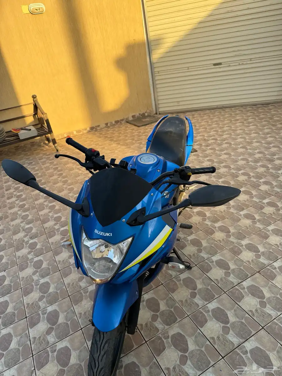 للبيع سوزوكي جكسر ازرق عليه لوحه شبه مميزه 2