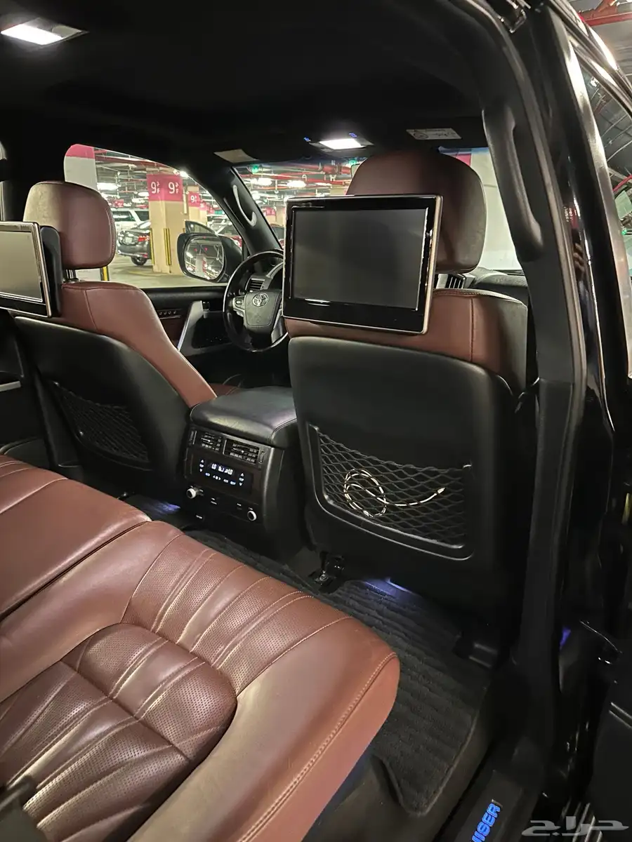 لاندكروزر vxs grand touring بريمي 9