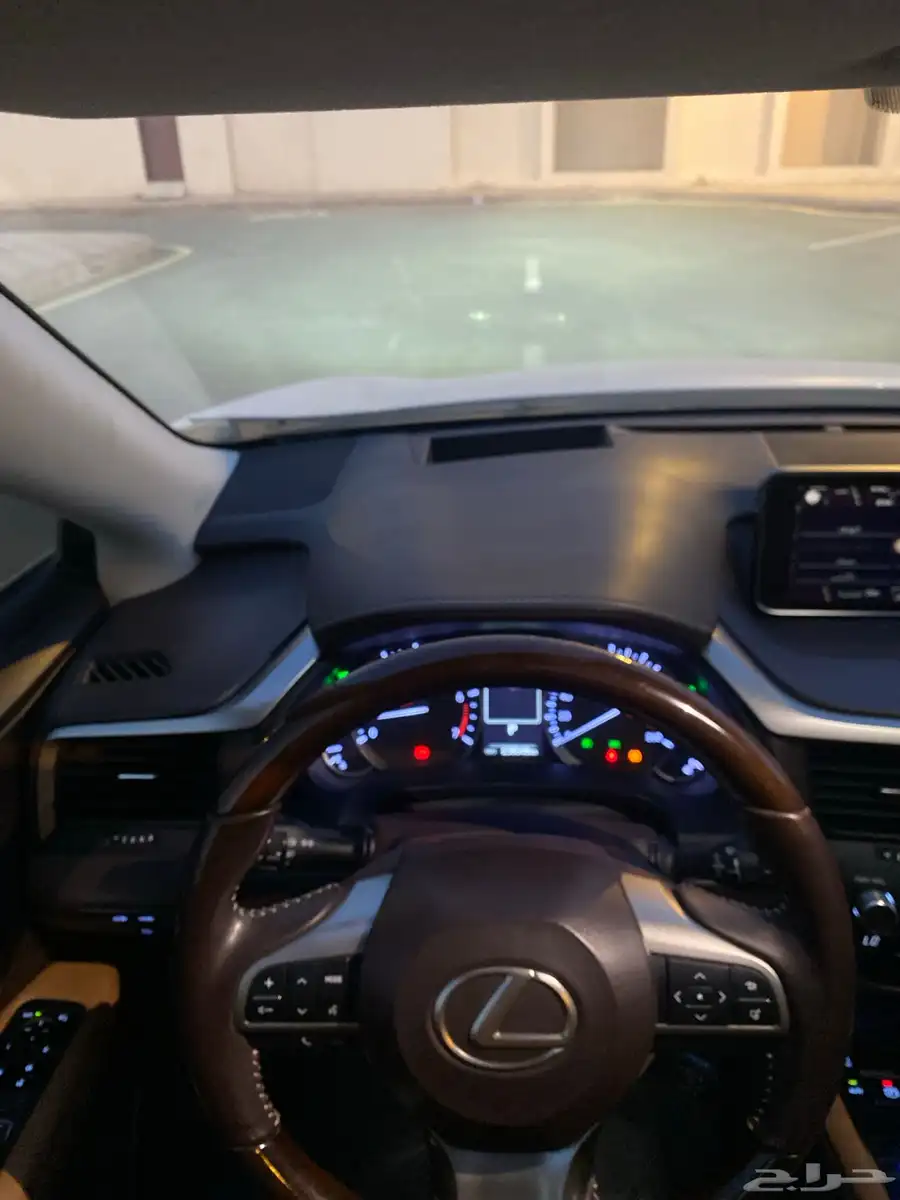 للبيع لكزس RX350 فل كامل لؤلؤي 2019 برجكتر ودبل 23