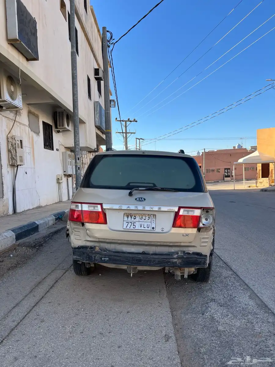 للبيع كيا كارينز 2006 1