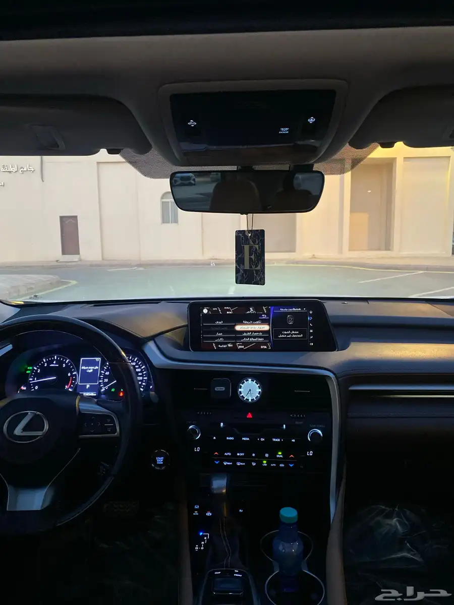 للبيع لكزس RX350 فل كامل لؤلؤي 2019 برجكتر ودبل 18