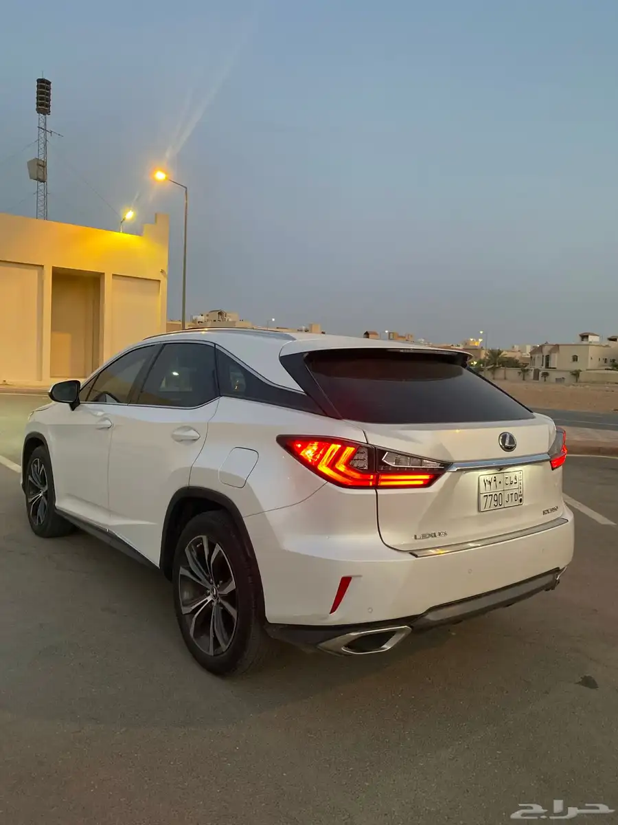 للبيع لكزس RX350 فل كامل لؤلؤي 2019 برجكتر ودبل 11