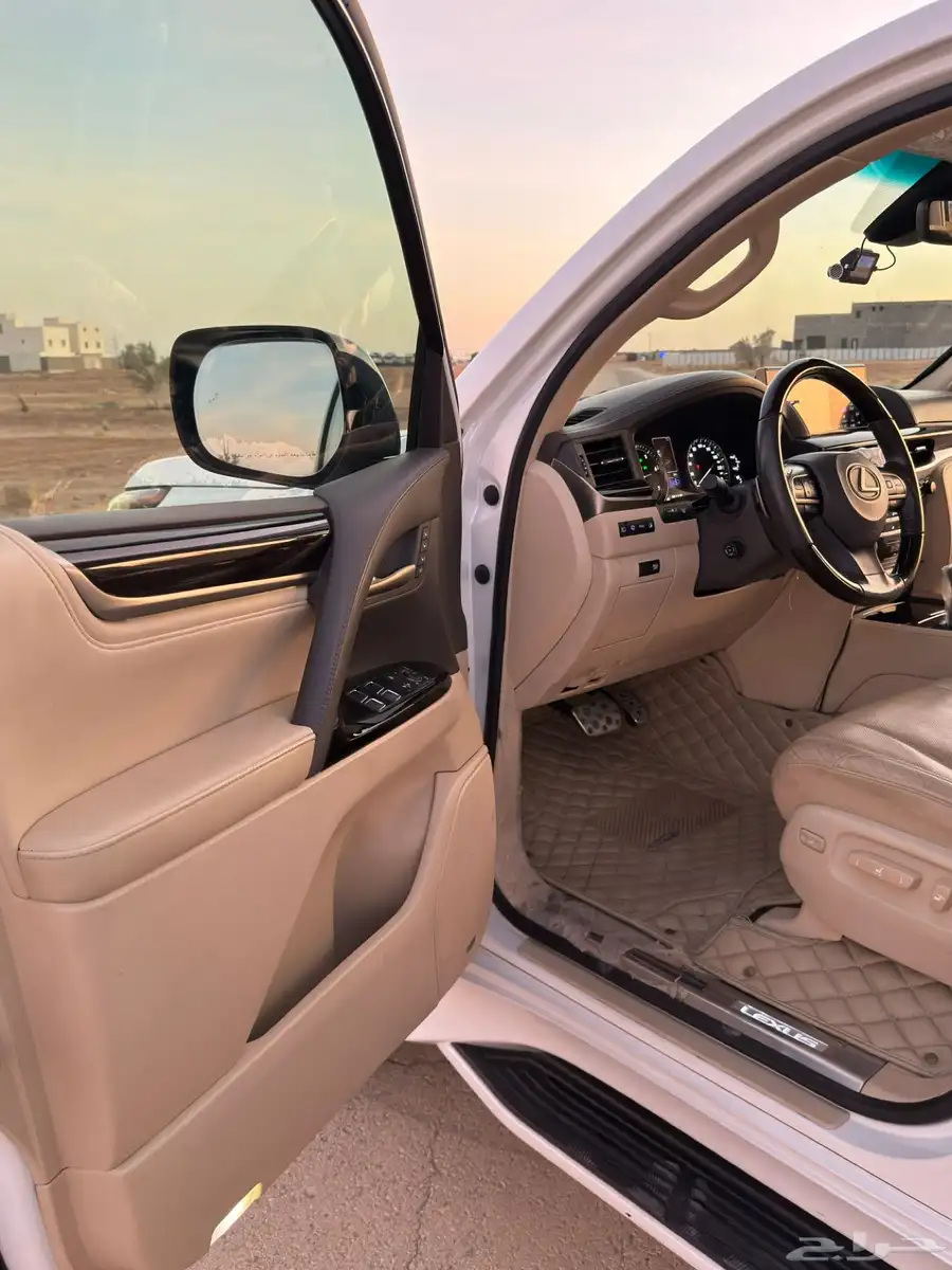 لكزس LX 570 2020 11