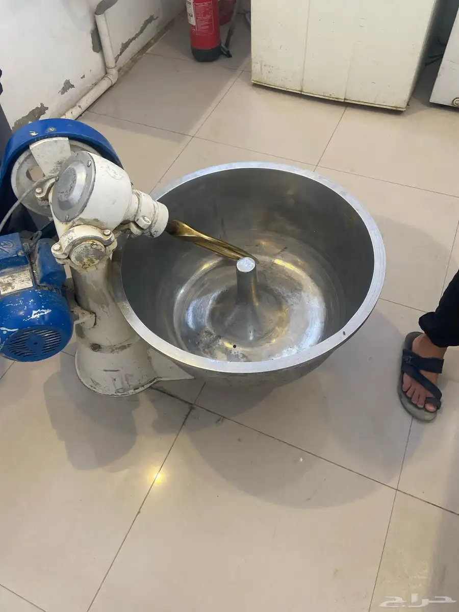 فرن بيتزا وعجانه وثلجه وفرزر لبيع 3